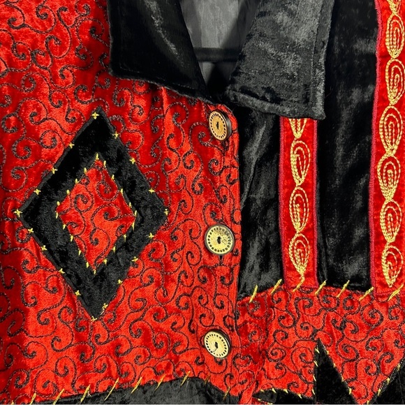 VINTAGE Juiia Kim Red & Black Velvet Pattern Long Sleeve Button Top Small - Picture 5 of 8